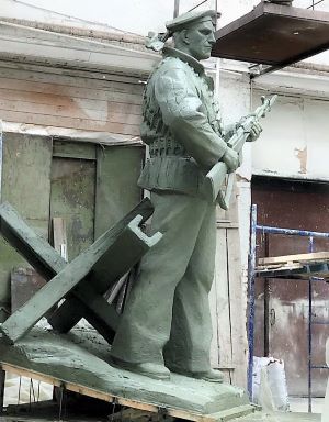 Скульпторная композиция в цехе на Смоленском комбинате.