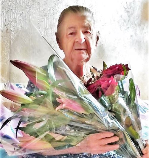 На снимке: Тамара Михайловна Ионова в день 95-летия