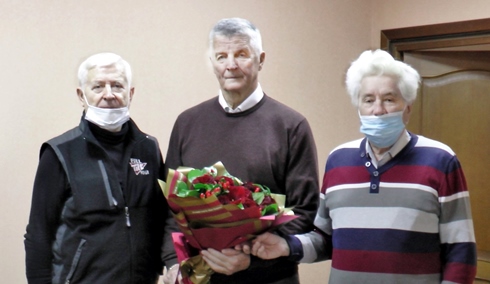 На снимке слева направо  М.А. Предко, В.П. Карташов и В.П. Мамонтов 
