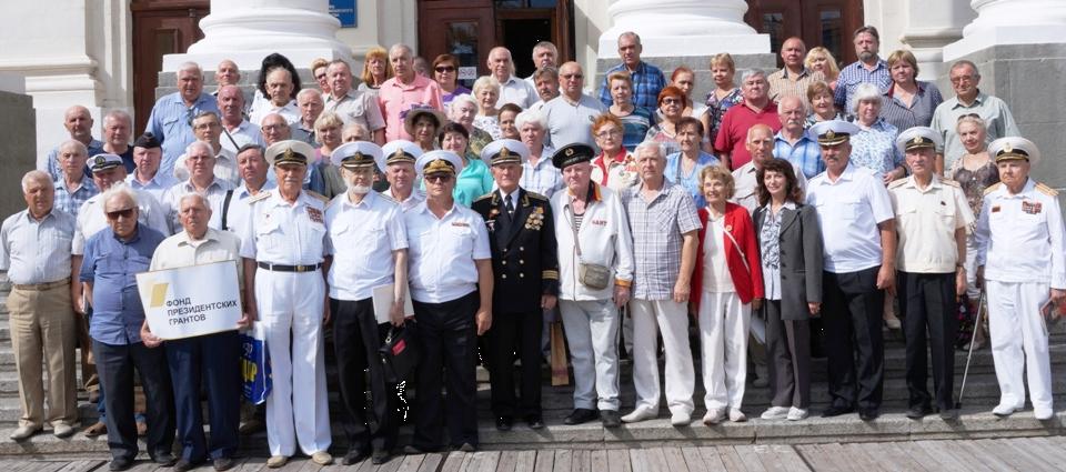 Коллективный портрет с крымскими ветеранами