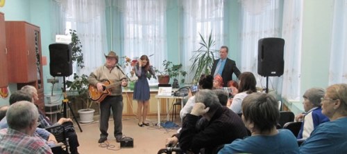 Выступление артистов ансамбля «Золотой век» в Павловском доме-интернате для престарелых и инвалидов.