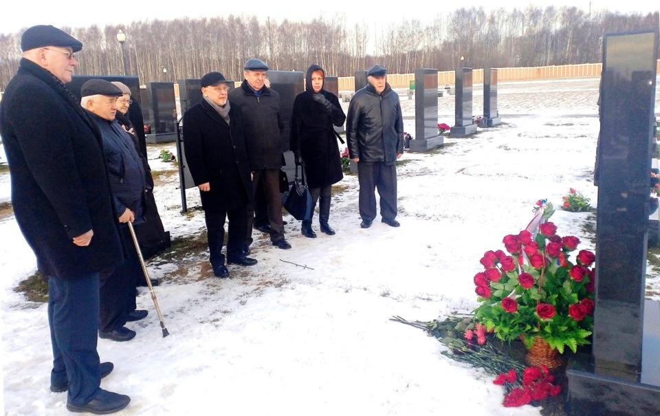 15 января члены Правления и сотрудники Фонда посетили Федеральное военное  мемориальное кладбище в Мытищинском районе Московской области и возложили цветы к памятнику на могиле Юрия Ивановича Панкратова