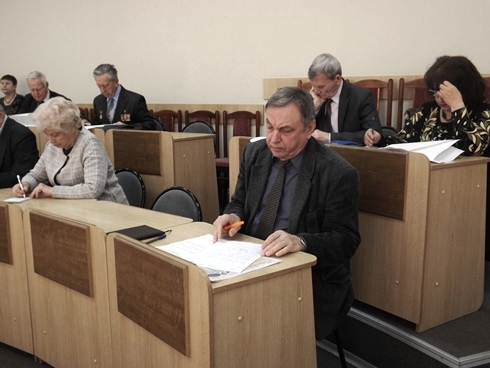 В первом ряду − руководитель Ростовского областного отделения Российского фонда ветеранов Александр Дороганов