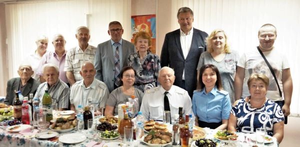 Друзья поздравляют Павла Семёновича Машканцева с 95-летием