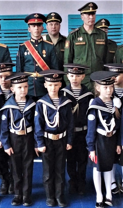 Церемония посвящения в кадеты первоклассников Бишкильской школы