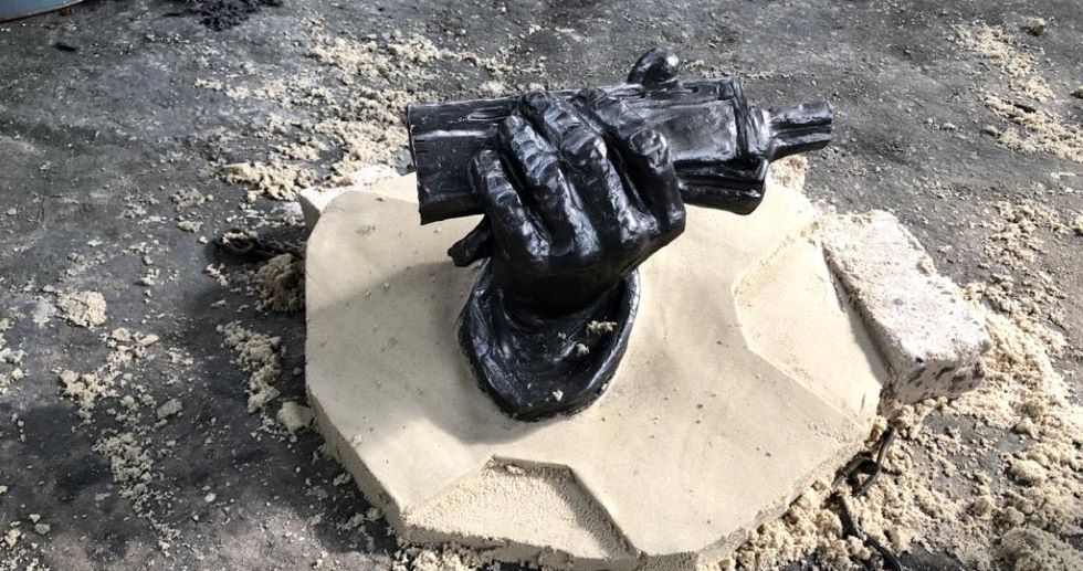 Формовка скульптурной композицией в цехе на Смоленском комбинате