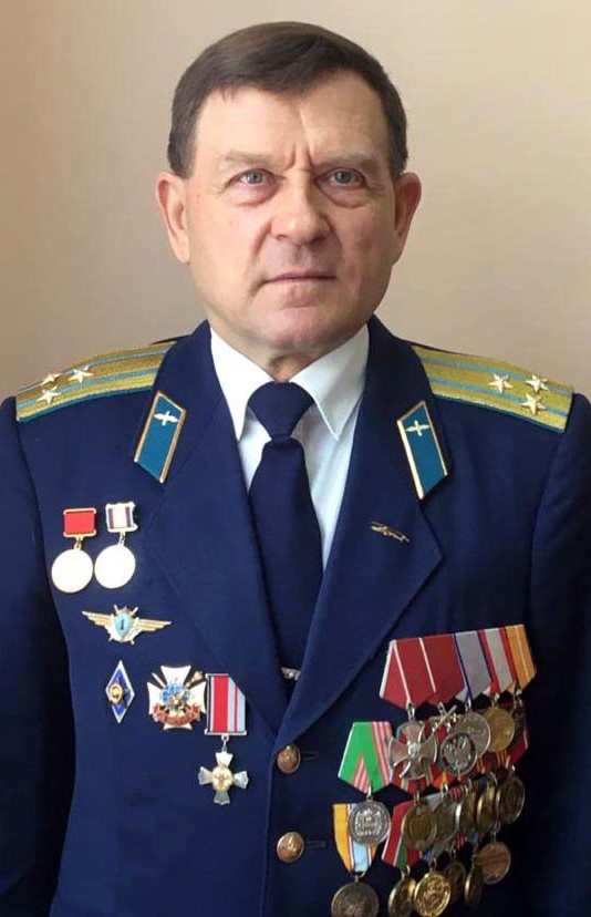 Представитель Российского фонда ветеранов в Калужской области полковник запаса Анатолий Михайлович Исаченко.