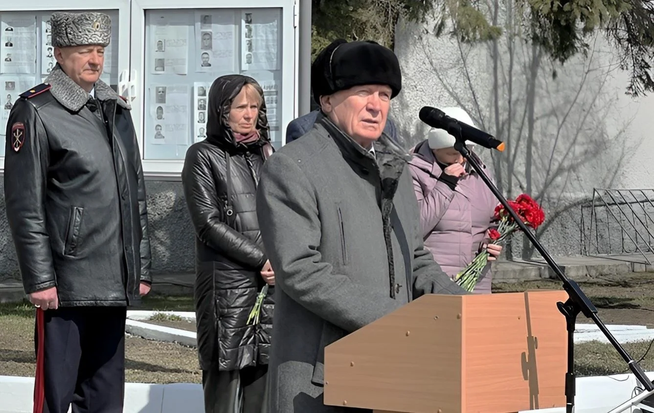 На снимке: представитель Российского фонда ветеранов в Алтайском крае, председатель краевой ветеранской организации майор в отставке Владимир Чикильдик.