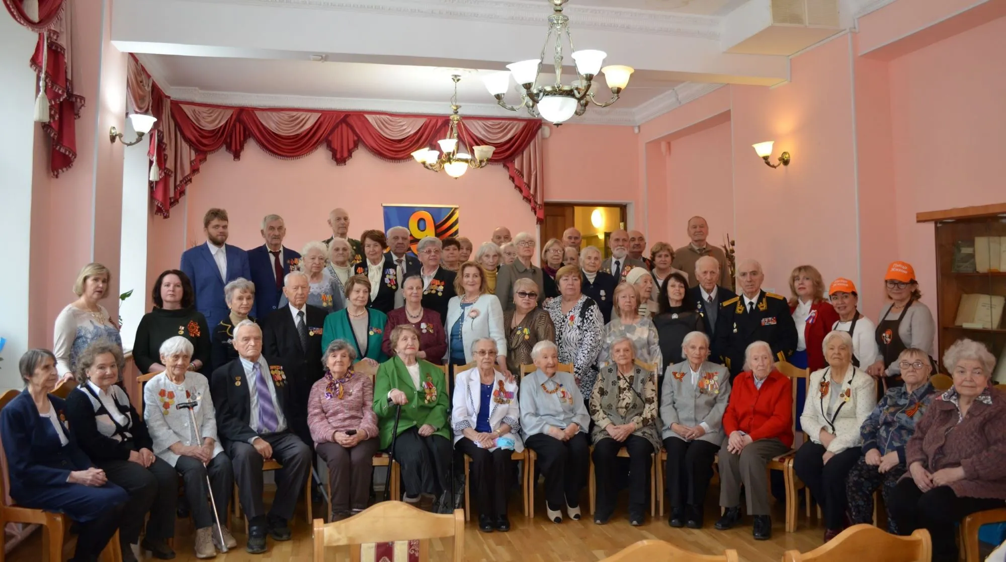 РОССИЙСКИЙ ФОНД ВЕТЕРАНОВ ЧЕСТВУЕТ ВЕТЕРАНОВ ВОЙНЫ И ТРУДА