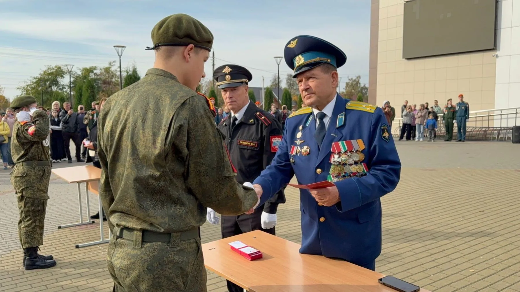 На снимке: представитель Российского фонда ветеранов в Калужской области полковник в отставке Анатолий Исаченко.
