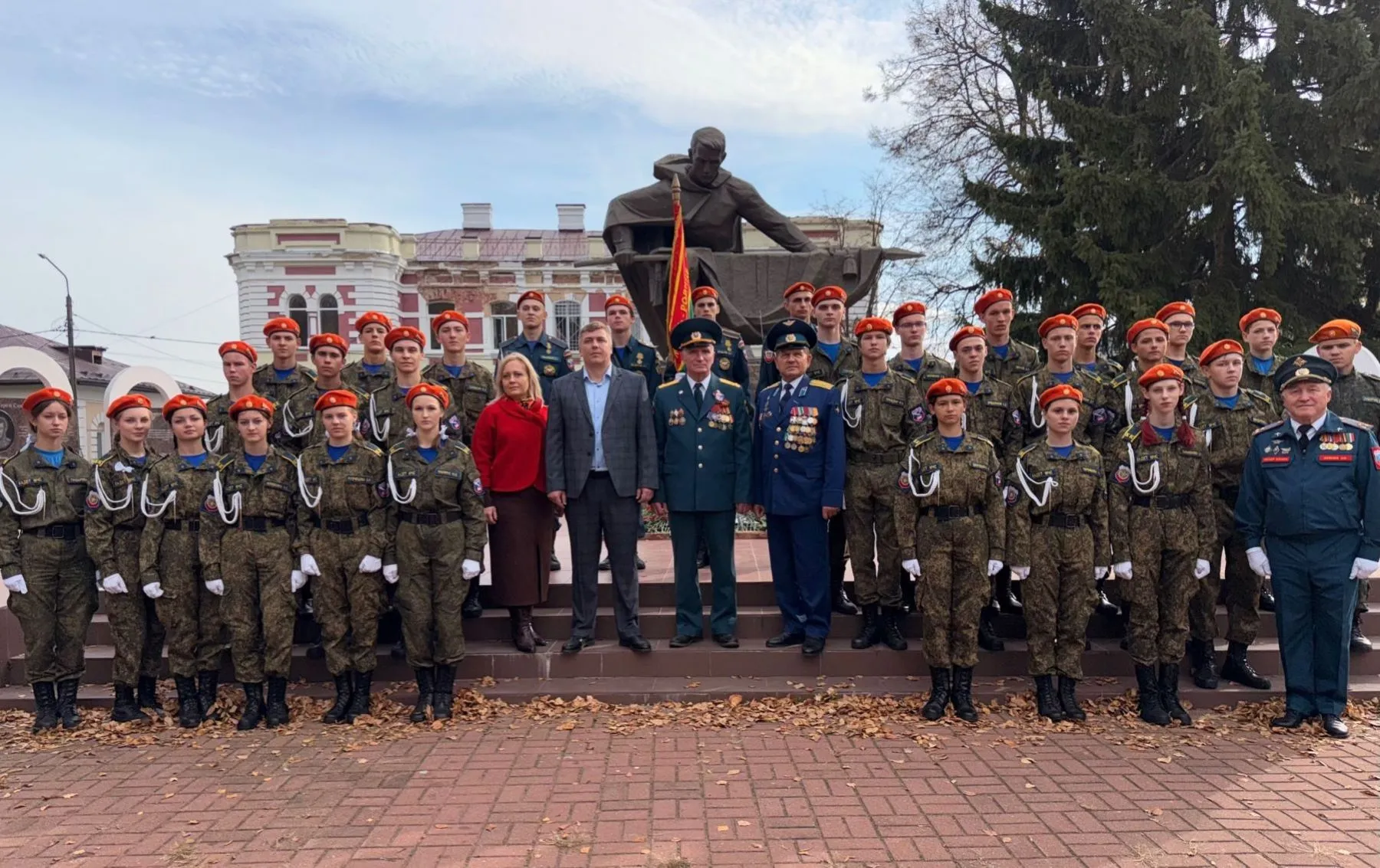 ПАМЯТИ ПАВШИХ БУДЬТЕ ДОСТОЙНЫ.